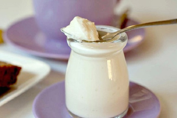 Cách làm trắng da tay bằng sữa chua Cách làm trắng da tay bằng sữa chua