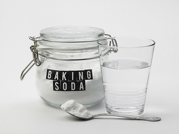 cach-tri-di-ung-bang-baking-soda cach-tri-di-ung-bang-baking-soda.jpg