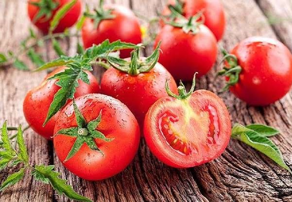 cach-tri-mun-dau-den-o-mui-bang-ca-chua cach-tri-mun-dau-den-o-mui-bang-ca-chua.jpg