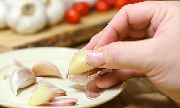 cach-tri-mun-mu-sung-bang-toi-1 cach-tri-mun-mu-sung-bang-toi.jpg