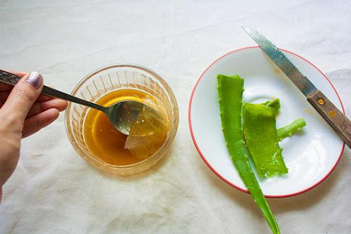 Mặt nạ ủ tóc mật ong nha đam trị rụng tóc Mặt nạ ủ tóc mật ong nha đam trị rụng tóc