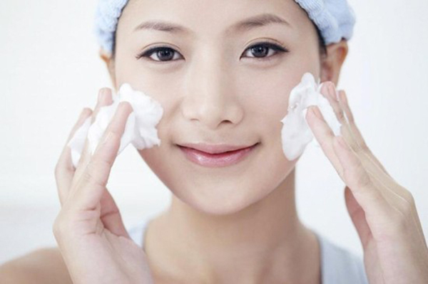 da-nhon-bi-mun-trung-ca-nen-su-dung-sua-rua-mat-gi-1 da-nhon-bi-mun-trung-ca-nen-su-dung-sua-rua-mat-gi.jpg