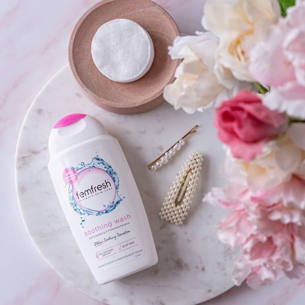 Dung dịch vệ sinh phụ nữ femfresh soothing wash 24h Dung-dich-ve-sinh-phu-nu-femfresh-soothing-wash-24h.jpeg
