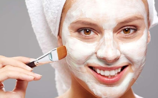 Dưỡng ẩm với mặt nạ sữa chua không đường Dưỡng ẩm với mặt nạ sữa chua không đường