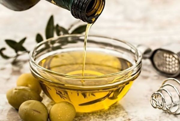 Làm đẹp da mặt bằng dầu oliu Lam-dep-da-mat-bang-dau-oliu.jpg