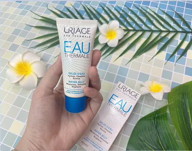 review-kem-duong-am-khoang-chuyen-sau-dang-gel-cho-da-thuong-den-da-hon-hop-1 review-kem-duong-am-khoang-chuyen-sau-dang-gel-cho-da-thuong-den-da-hon-hop.png