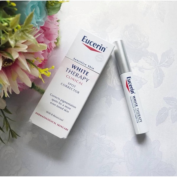 review-tinh-chat-mo-tham-nam-eucerin-white-therapy-spot-corrector-1-1 review-tinh-chat-mo-tham-nam-eucerin-white-therapy-spot-corrector-1.jpg