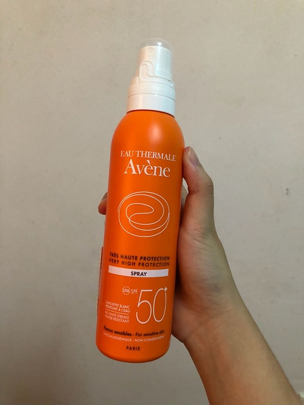 review-xit-chong-nang-avene-very-high-protection-spray-very-water-resistant-spf-50-1 review-xit-chong-nang-avene-very-high-protection-spray-very-water-resistant-spf-50.jpg