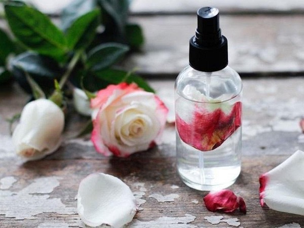 tac-dung-cua-nuoc-hoa-hong-1 tac-dung-cua-nuoc-hoa-hong.jpg