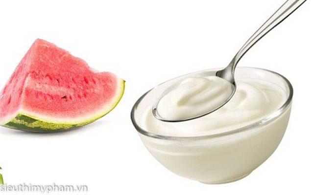 Tẩy da chết với sữa chua và dưa hấu tay-te-bao-chet-bang-sua-chua-dua-hau.jpg