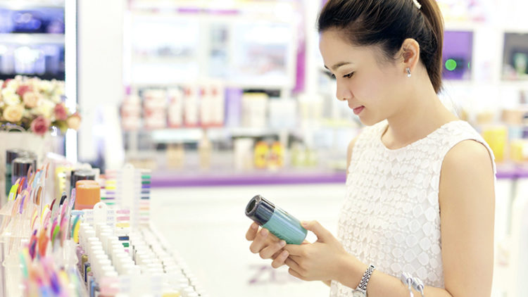 viec-can-lam-khi-dung-kem-tri-mun-2-750x422-2 viec-can-lam-khi-dung-kem-tri-mun-2-750x422.jpg