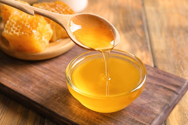 Cách trị sẹo thâm tại nhà bằng mật ong Cách trị sẹo thâm tại nhà bằng mật ong