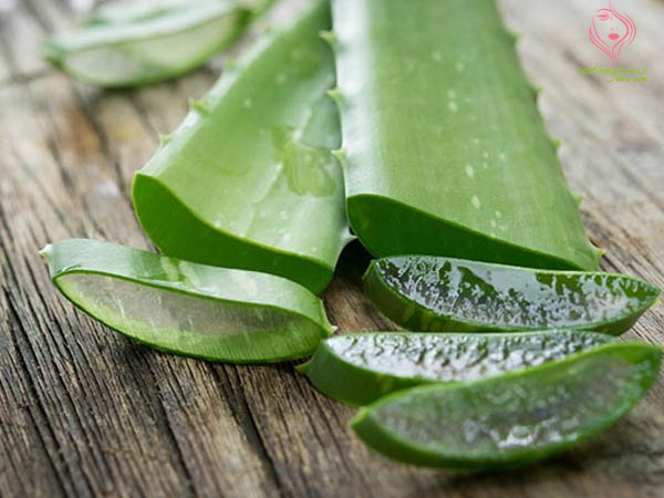 Cách trị sẹo thâm bằng nha đam