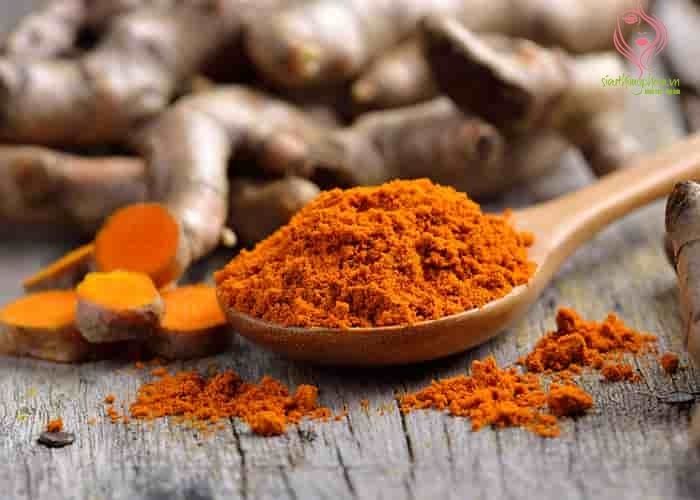 Cách trị sẹo thâm ở chân bằng nghệ