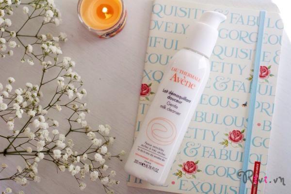 review-sua-rua-mat-tay-trang-diu-nhe-avene-gentle-milk-cleanser-1.jpg