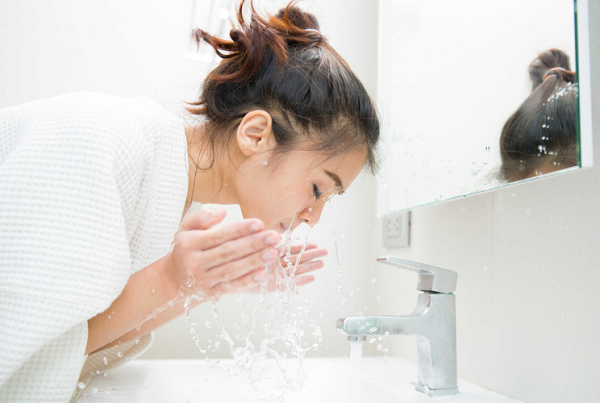 Rửa mặt thật sạch
