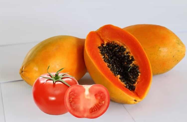 Nước ép đu đủ và cà chua trị thâm do côn trùng cắn