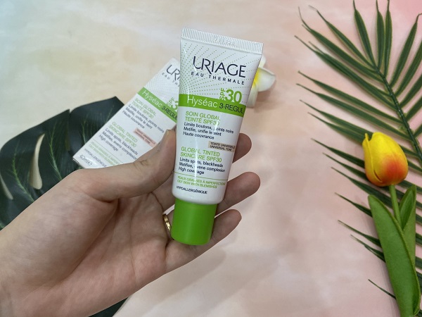 uriage-hyseac-3-regul-glob-teint-spf30-3%20(2).jpg